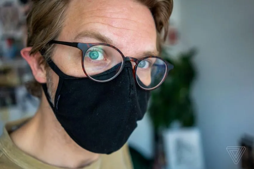 Glasses Against Masks You can put your glasses against your mask to keep air from escaping