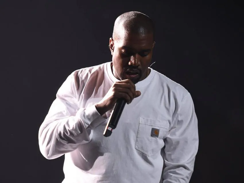 Kanye singing Kanye West concert