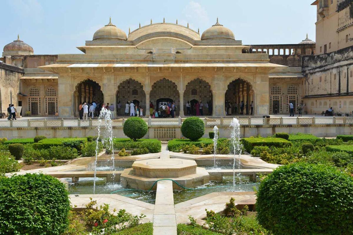 Explore The Golden Triangle With Delhi Agra Jaipur Tours by Hello India Tour