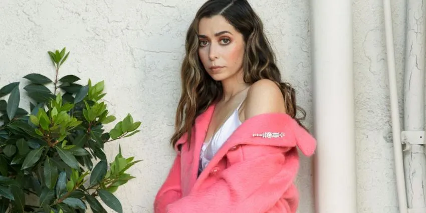 Cristin Milioti Cristin Milioti as Hazel Green