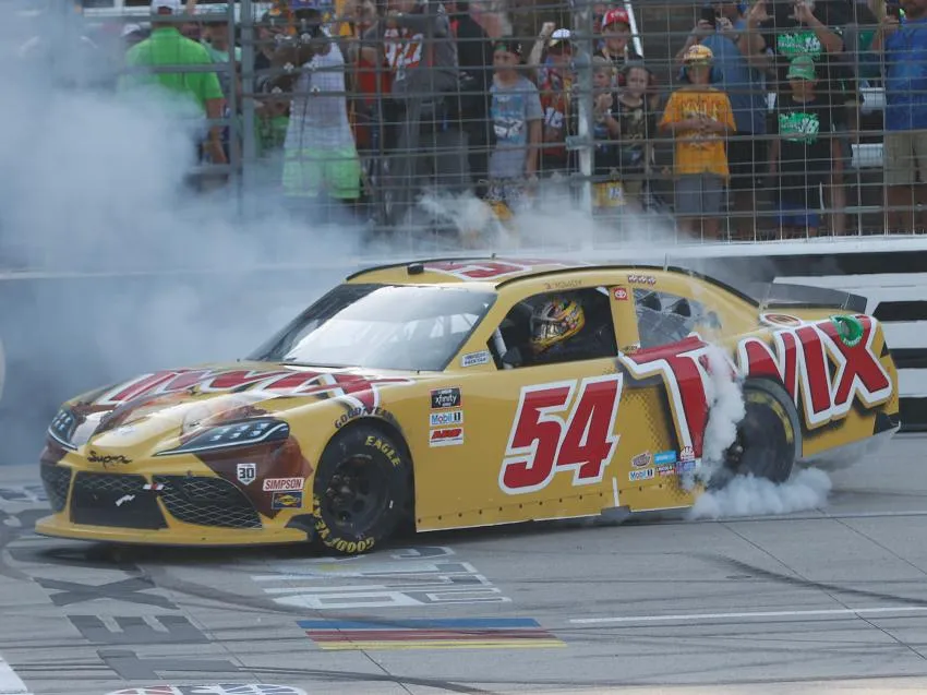 Kyle Busch Lionel Racing Texas Raced Win Kyle Busch