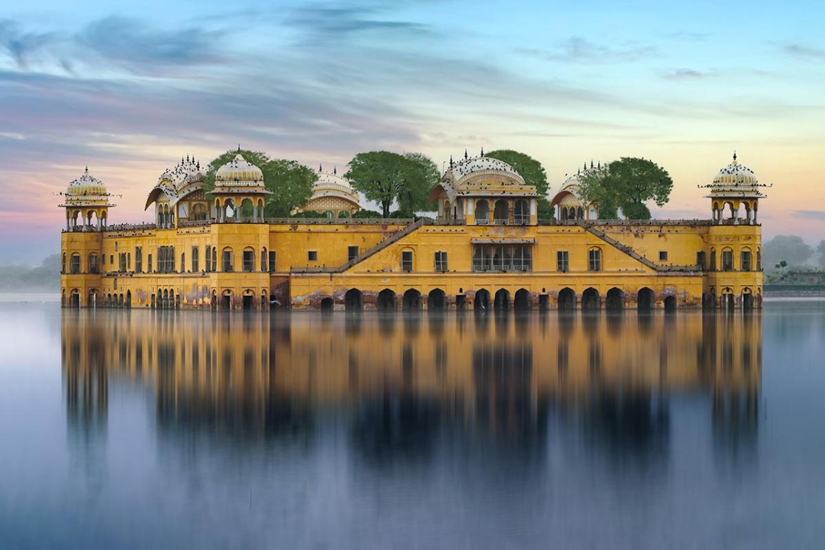 Discover The Magic Of Agra With The Best Taj Mahal Tour by Hello India Tour