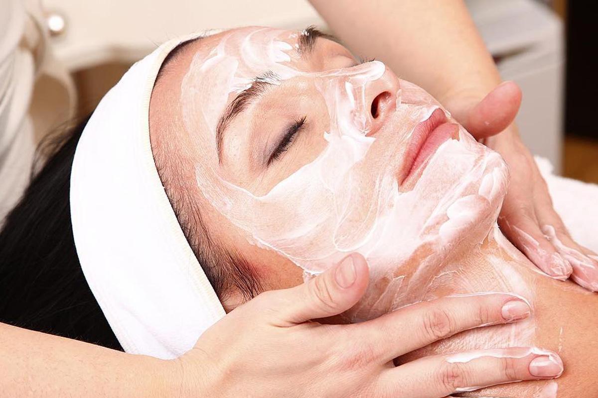 Can Deep Cleansing Facials Brighten Skin By Fading Dark Spots? by dynamiclifeclinics