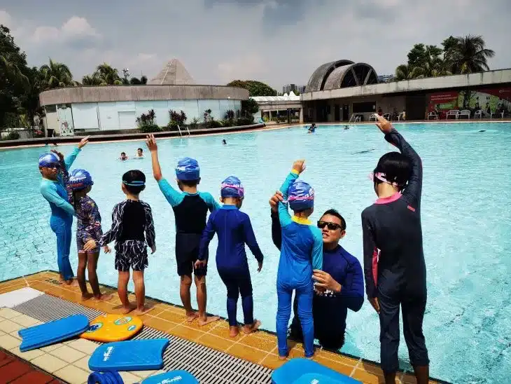 Private Swimming Lessons In Singapore: The Best Way To Learn Faster by ACE Dolphin