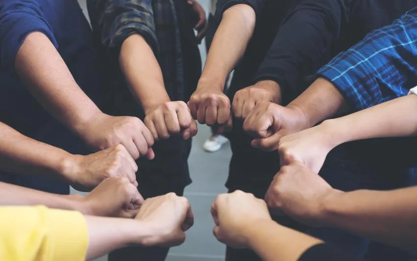 Closer Bonds in the Midst of Failure Team Work Sometimes Fails