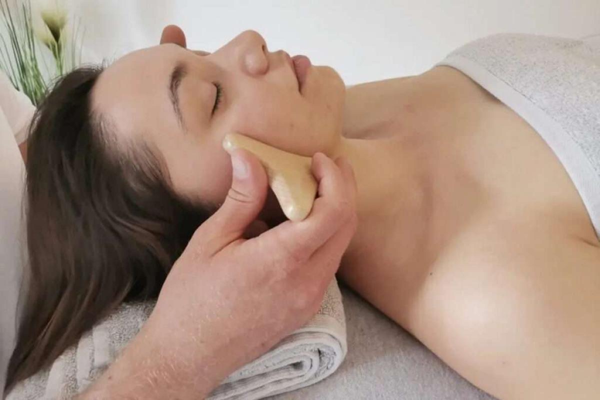 Achieve Defined Features With Facial Sculpting In Dubai & Abu Dhabi – Glamorous Clinic In Dubai by glamorous