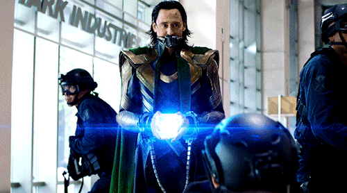 Loki escapes with Tesseract