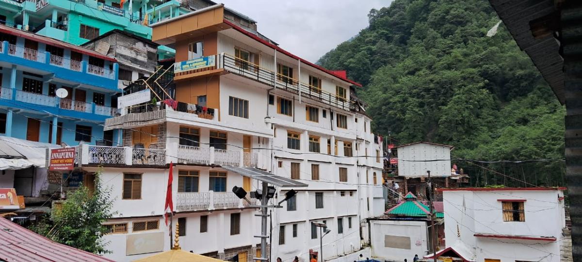 Where To Stay In Gangotri? Best Hotels & Guest Houses For A Peaceful Yatra Where To Stay In Gangotri? Best Hotels & Guest Houses For A Peaceful Yatra by mirow