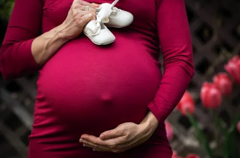 pregnant woman 