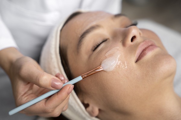 What Is A Radiance Peel And How Does It Work? by dynamicaesthetic