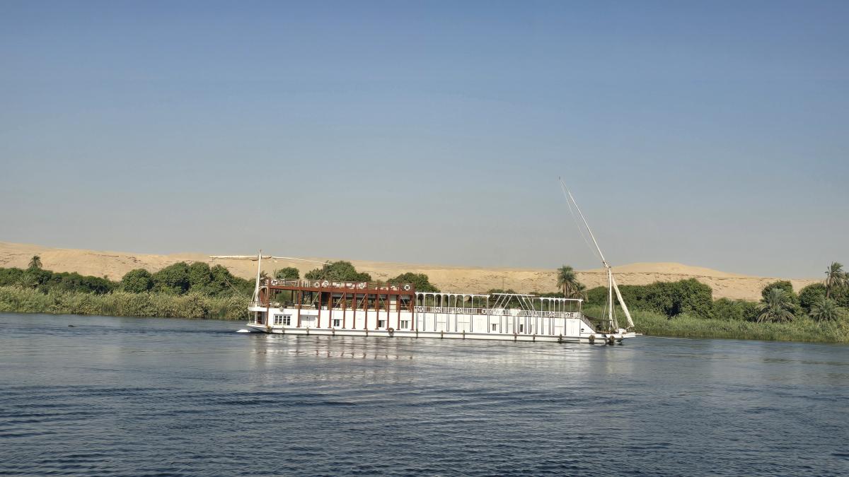 Small Nile Cruise Booking – Explore Egypt In Comfort by Swan Dahabiya