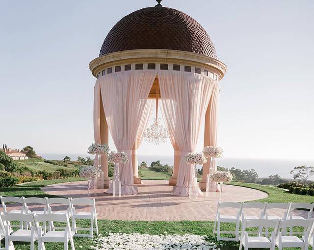 Blooming Dreams: Why Choosing A Local Flower Shop Like The Flower Boutique Makes All The Difference by The Flower Boutique