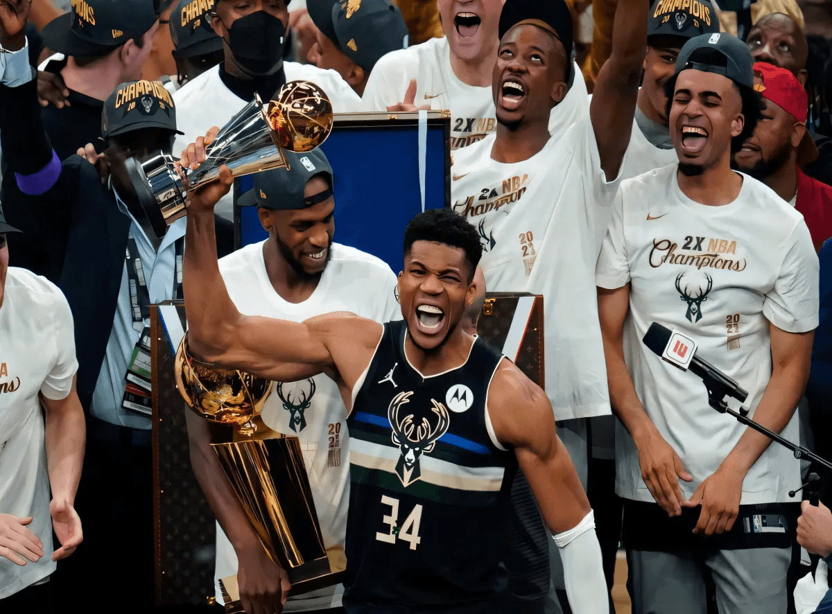 Backing Up The Bucks: The Trades That Helped Bring A Championship Back To Milwaukee by Joseph Poulos