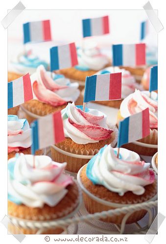French coloured cupcakes French coloured cupcakes, French designs and themed things for decor