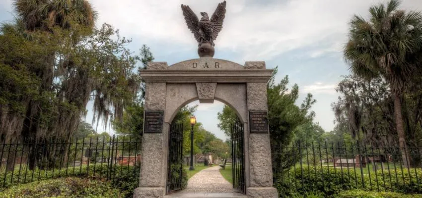 Gallivanter Tours colonial park cemetry