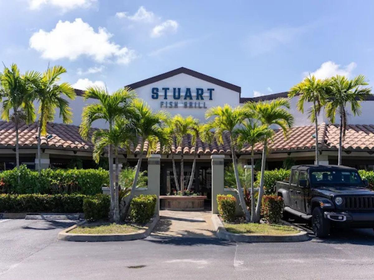 How Pro Chefs Grill Swordfish: Best Restaurant In Stuart FL How Pro Chefs Grill Swordfish: Best Restaurant In Stuart FL by Stuart Fish Grill