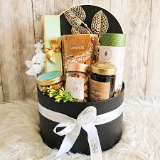 How To Get The Best Gift In Dubai Online? by bisma