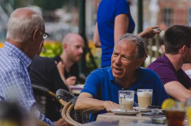 hombres discutiendo men arguing
