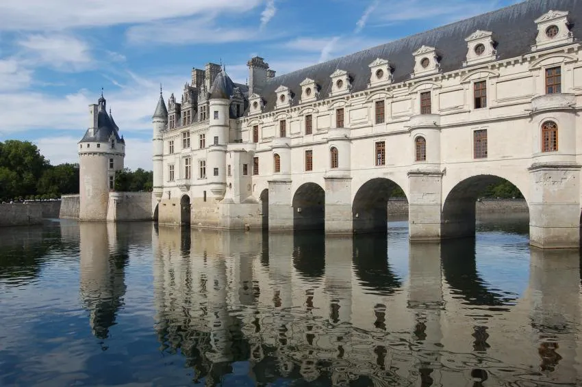 Château de Chenonceau, a castle-like building spanning across a body of water