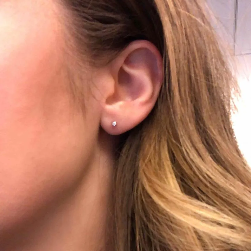 perforación del lóbulo lobe piercing