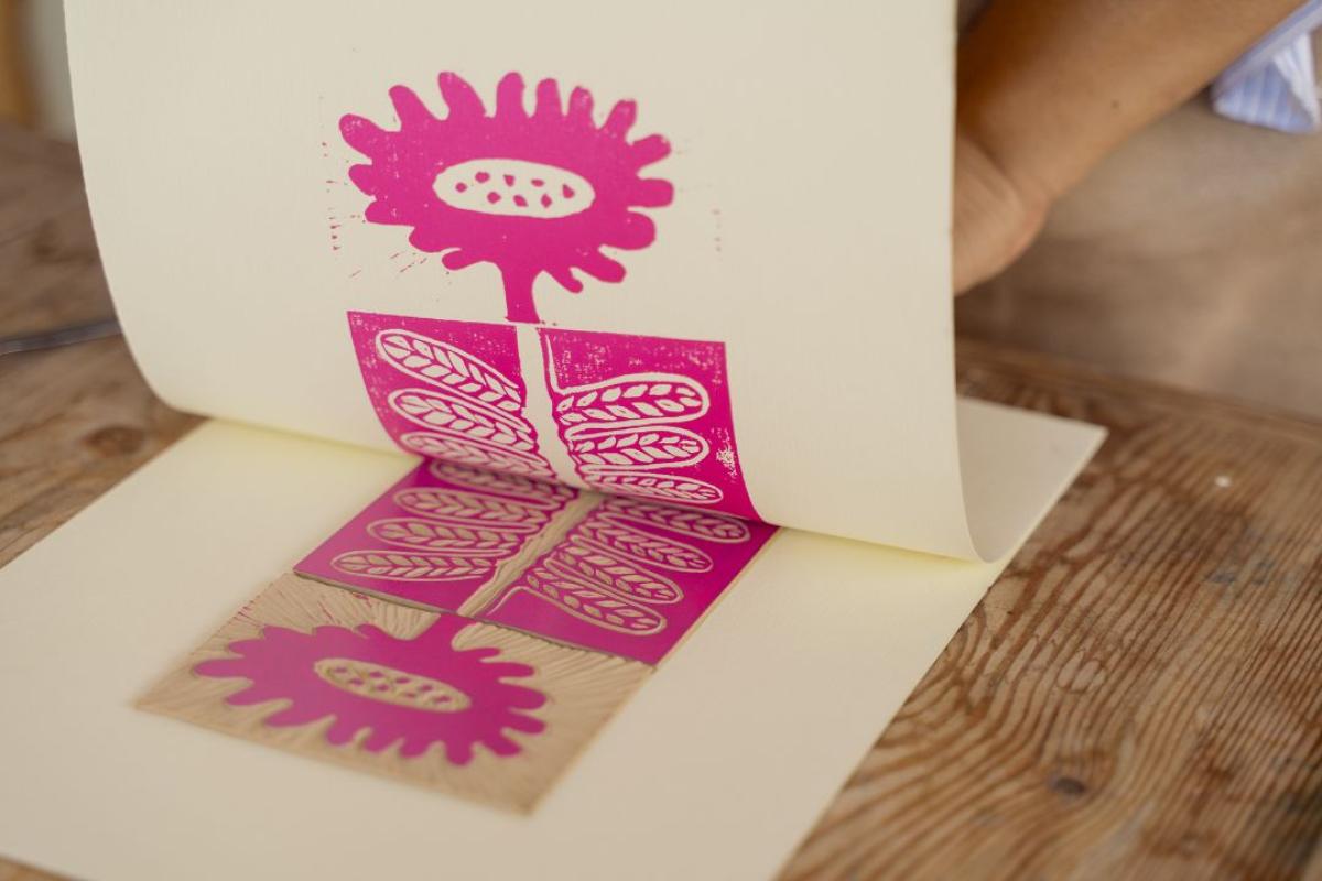 Sticker Printing In Dubai: Creative Branding Solutions Sticker Printing In Dubai: Creative Branding Solutions by printing large