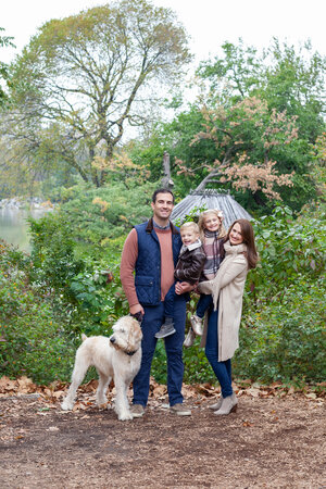Unique Family Photoshoot Ideas For Every Season And Setting Unique Family Photoshoot Ideas For Every Season And Setting by Peter