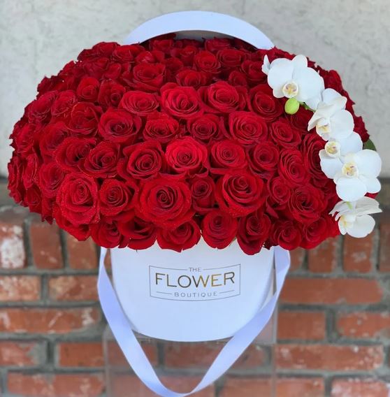 Beautiful Blooms In Every Box: Discover The Art Of Gifting With The Flower Boutique Beautiful Blooms In Every Box: Discover The Art Of Gifting With The Flower Boutique by The Flower Boutique