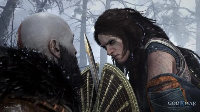 Freya attacking Kratos