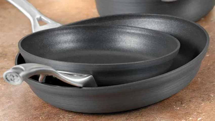 Anodized aluminum cookware