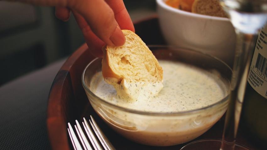Garlic Butter Garlic Aoili With lemon Juice in