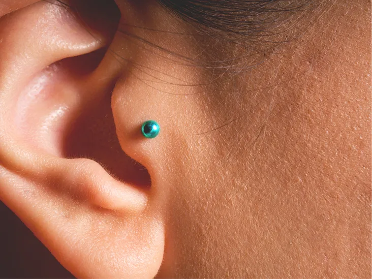 perforación del trago tragus piercing