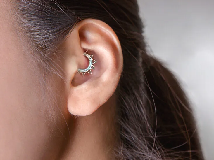 perforación daith daith piercing