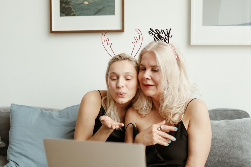 Video chat Video call, fun things to do at home to cure boredom alone or with others