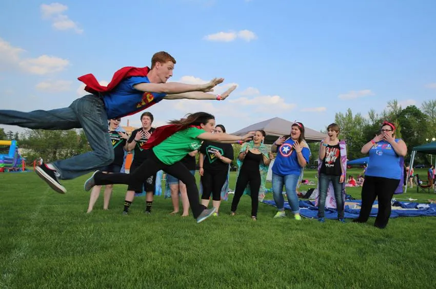 Únase a un club universitario para socializar join a fun college club