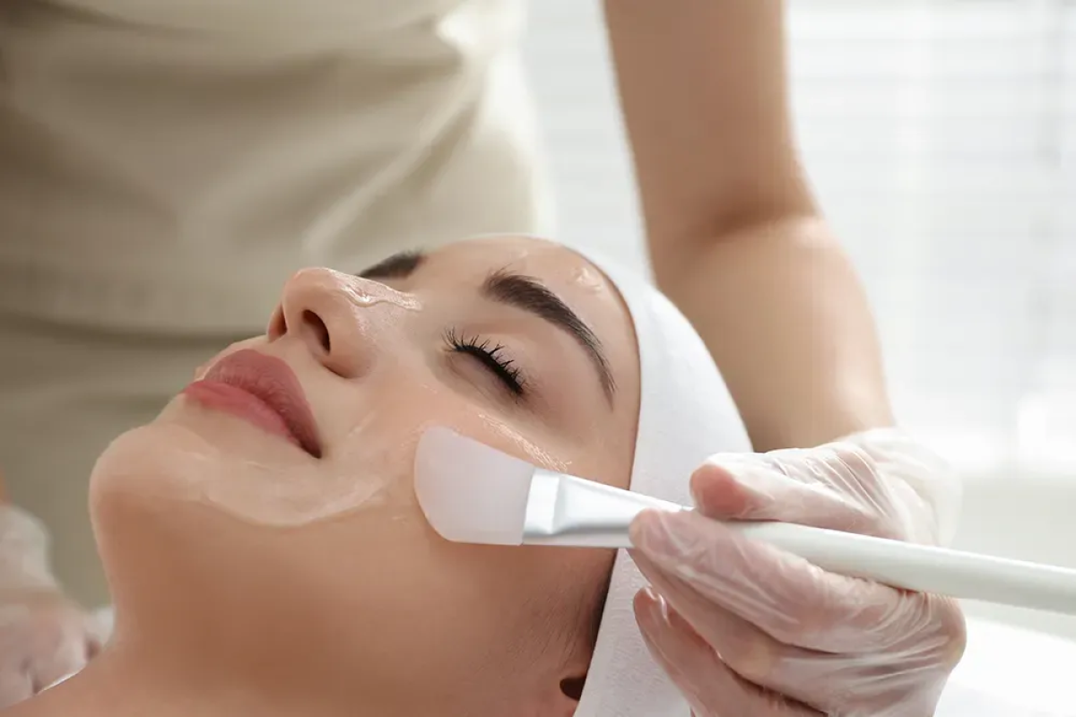 How Does Glycolic Acid Peel Help Reduce Fine Lines? by Dynamic Life Clinics