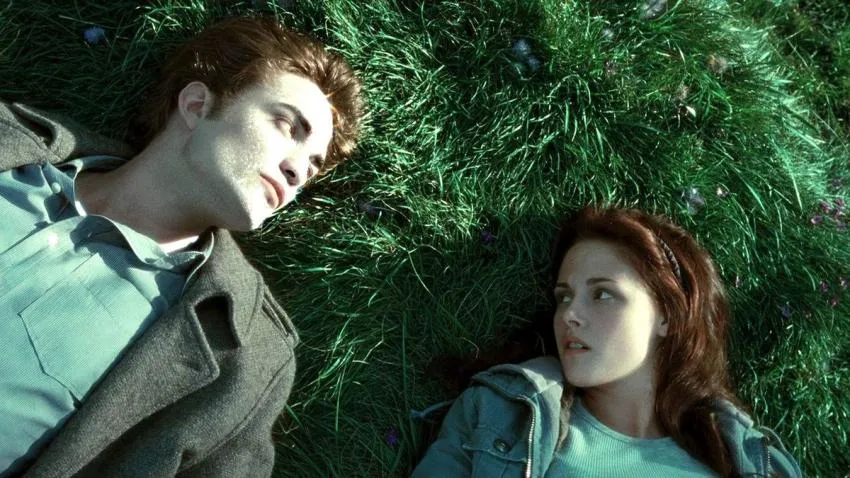 Bella & Edward obsession Their obsession is unhealthy