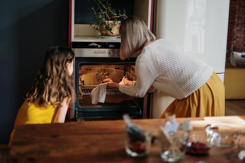 Take advantage of the oven strategies for saving money in the winter cold