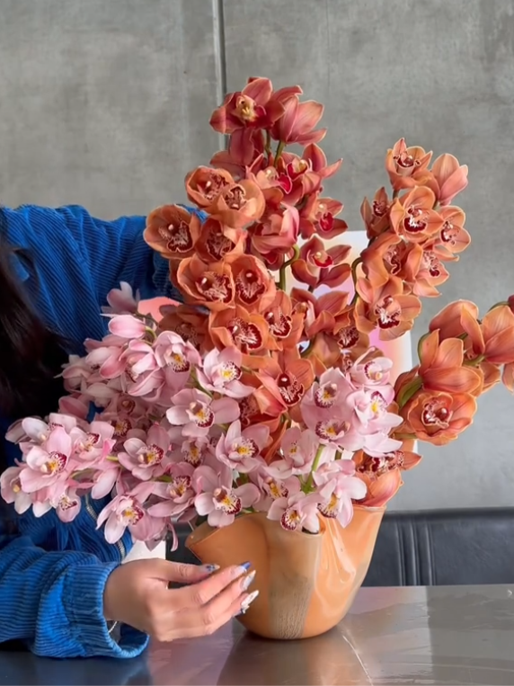 Elegant Flower Bouquets In South Yarra To Brighten Every Occasion by xbloomsclub