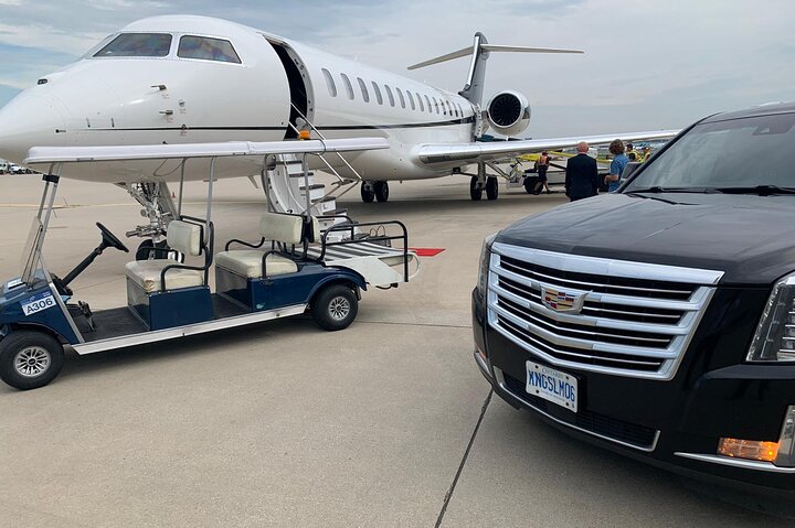 Airport Limousine Service For Comfortable Airport Travel by limo555