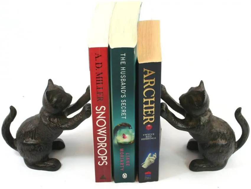 Cat themed home décor accessories 