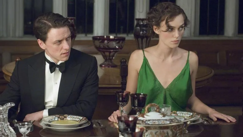 Fotograma de la película Expiación atonement movie still james mcavoy keira knightley green dress
