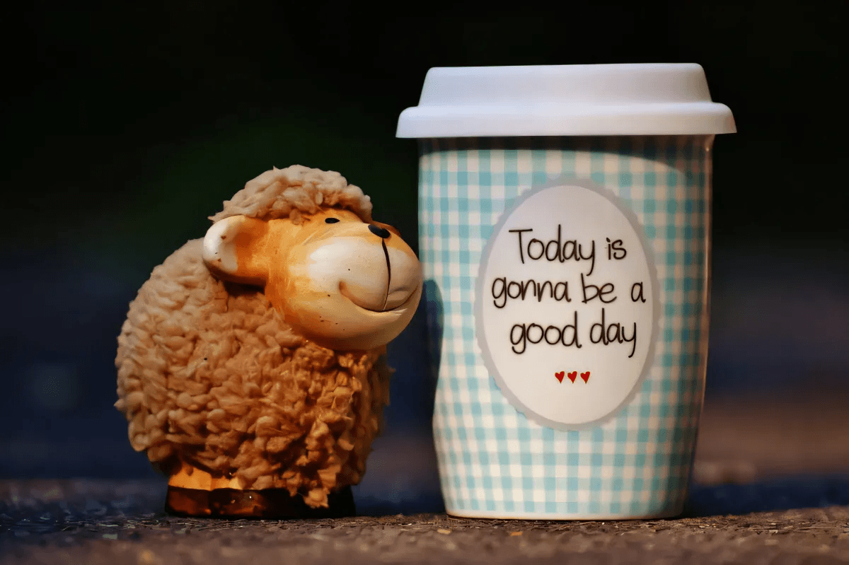 break negative thinking patterns by staying positive and being hopeful
