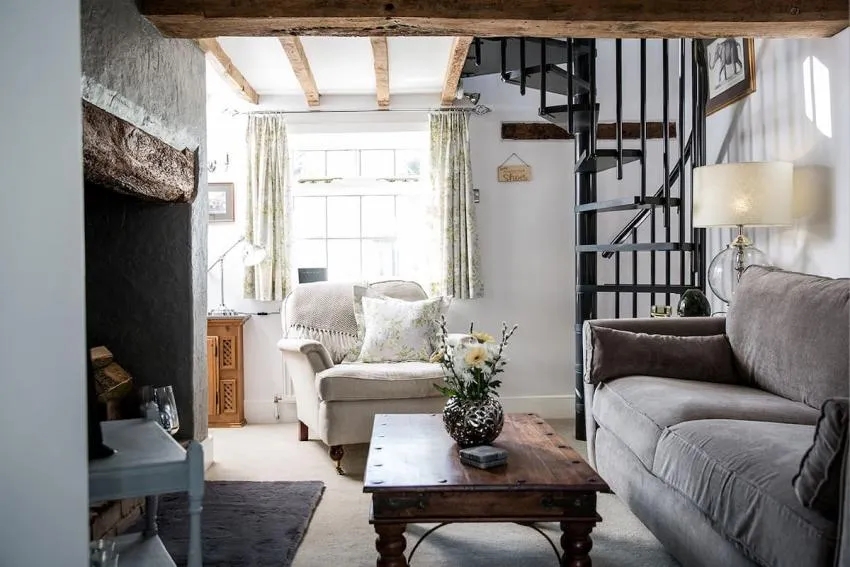 15 Airbnb Cottages Inspired By The Holiday Movie The Nook, Gretton Gloucestershire, England
