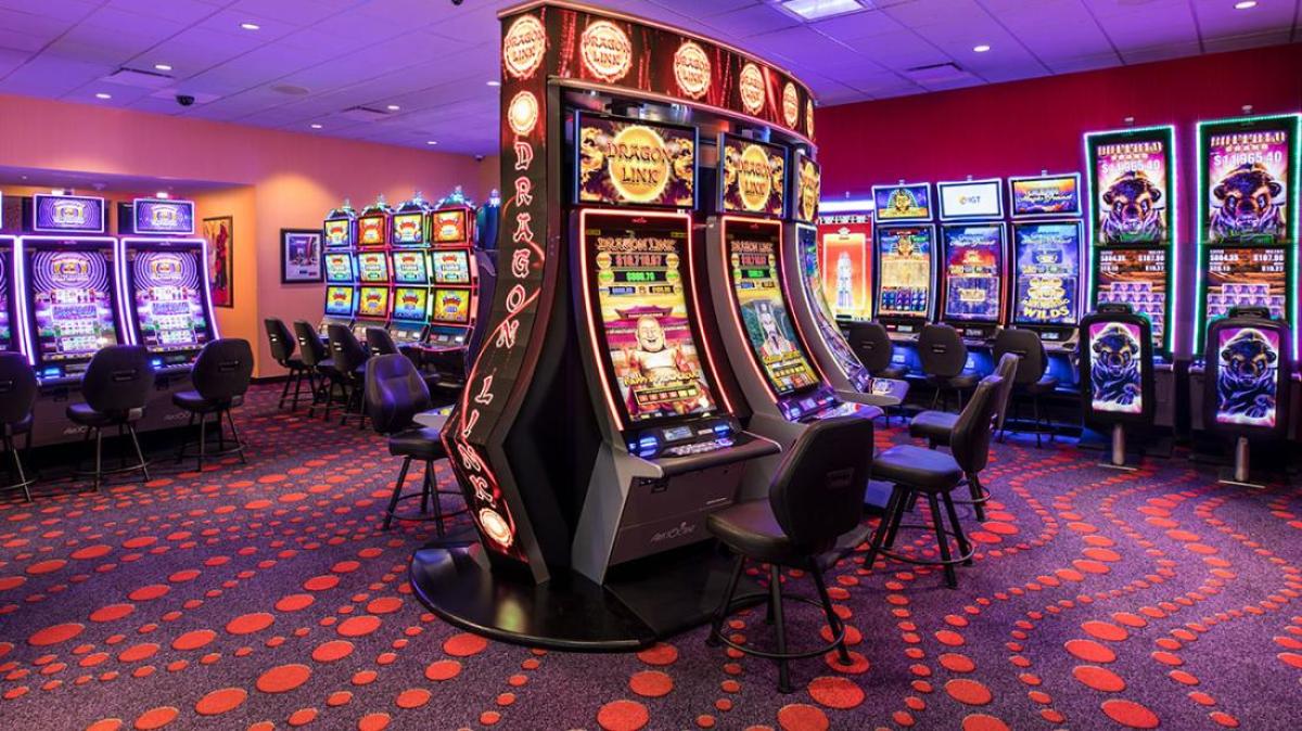 Lapangan Desa Sebagai Pusat Kegiatan Ekonomi Dan Pasar Rakyat by Samist