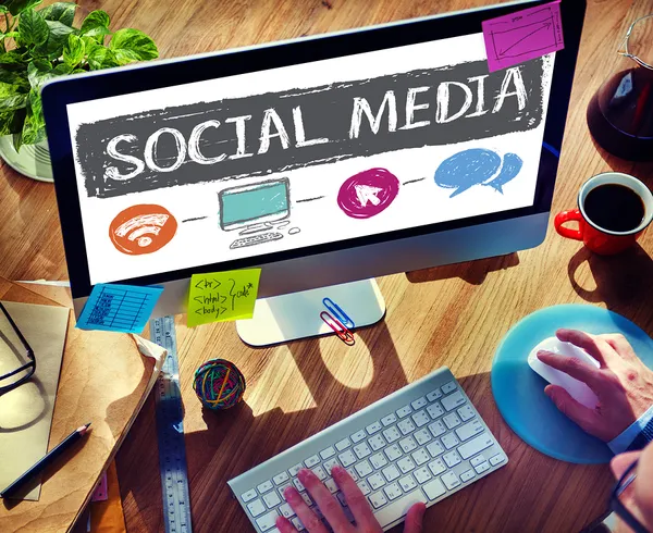 Creando nuevas redes sociales para nuevos amigos. creating new social media for new friends