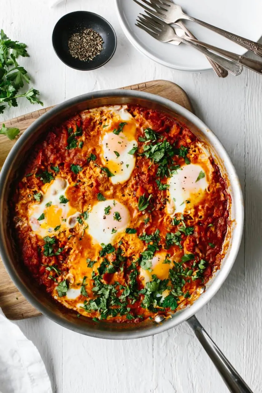 https://i2.wp.com/www.downshiftology.com/wp-content/uploads/2015/11/shakshuka-11.jpg