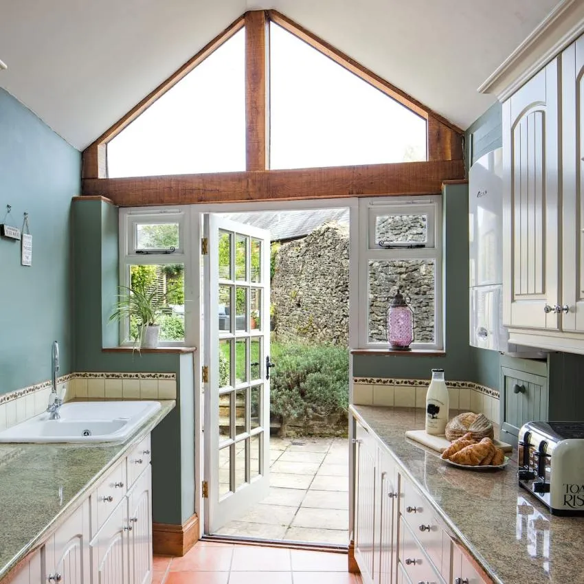 15 Airbnb Cottages Inspired By The Holiday Movie My Cottage, Stow on the Wold, England