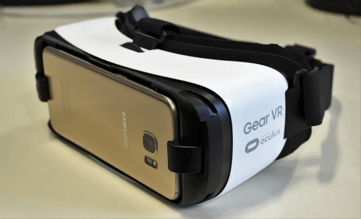 Samsung Gear VR virtual reality hedset