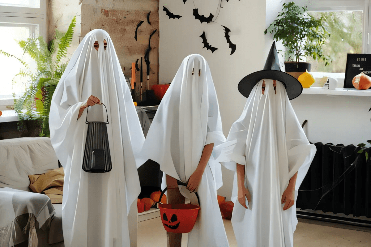 Niedliche und einfache DIY-Halloweenkostümideen für kleines Geld by Alyssa Hubbard