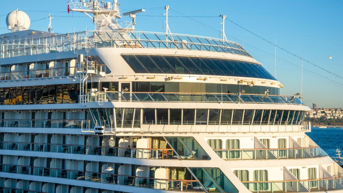 Your Guide To Cruise Chauffeurs Services by bookchauffeur